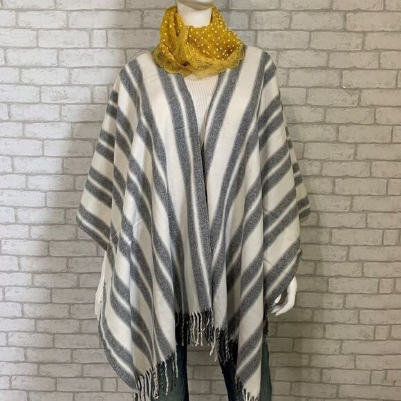Gap Gray & White striped fringed poncho - S - Picture 3 of 7